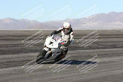 media/Jan-16-2026-CVMA Friday Practice (Fri) [[6f2bf47531]]/5-Racer 4-Trackday1/Session 2 (Bowl)/